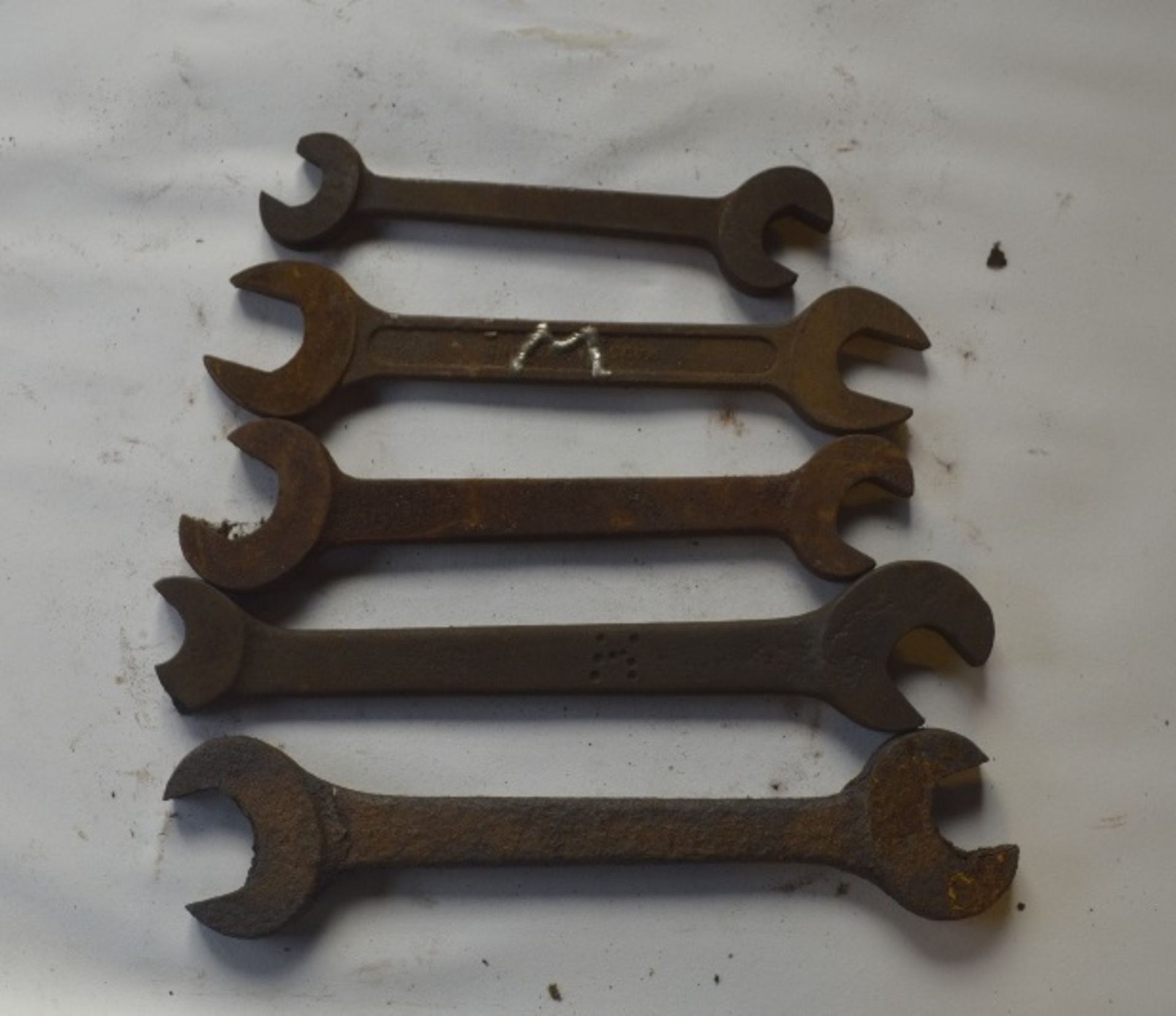 Five BSW - BSF spanners, length of longest approx. 12 1/2" (5).