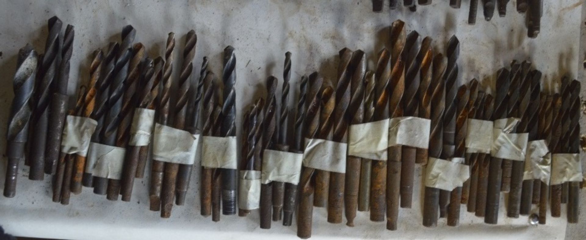 Various drill bits, length of longest approx. 7".