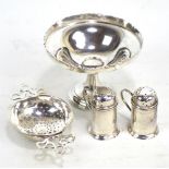 WILLIAM SUCKLING LTD; a George V hallmarked silver circular footed bonbon dish, Birmingham 1921,