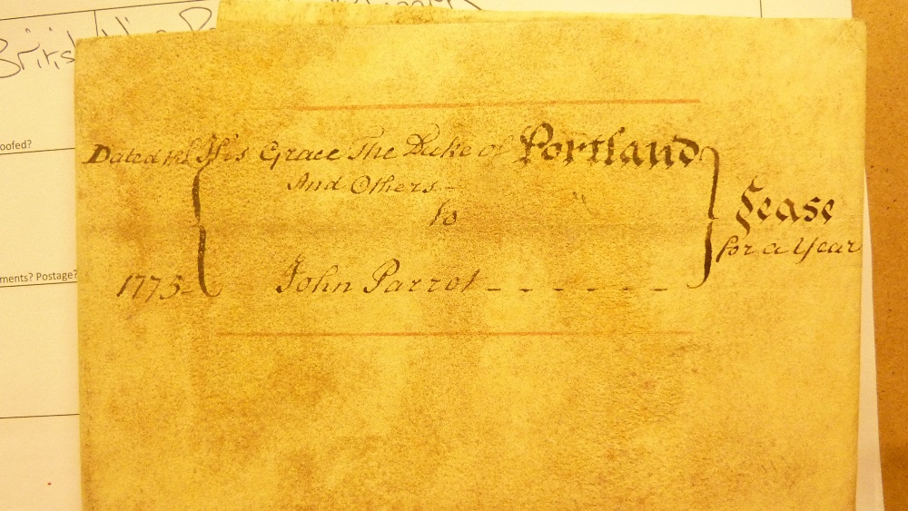 An interesting group of 17th century and later indentures and leases on vellum and parchment - Bild 14 aus 18