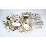 A small quantity of electroplated items to include a footed bread basket,