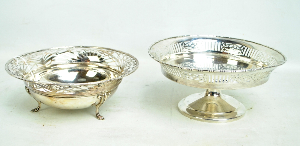 STEWART DAWSON & CO LTD; a George V hallmarked silver circular bowl with pierced flared rim,