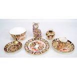 A small mixed lot of Royal Crown Derby 'Old Imari' pattern ceramics to include a bowl,