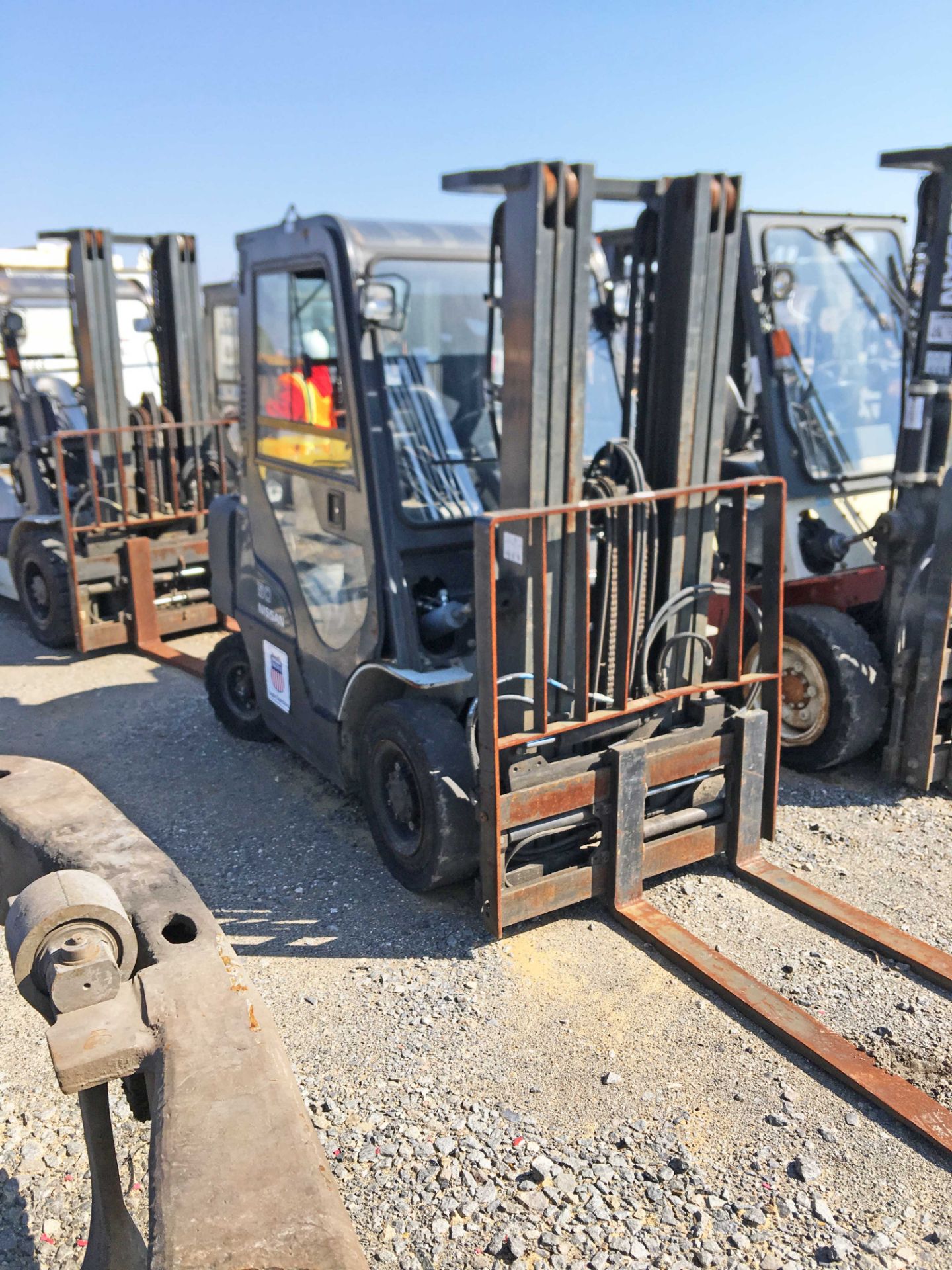 NISSAN 50 FORKLIFT W/CAB. SERIAL# P1F2-9H2140