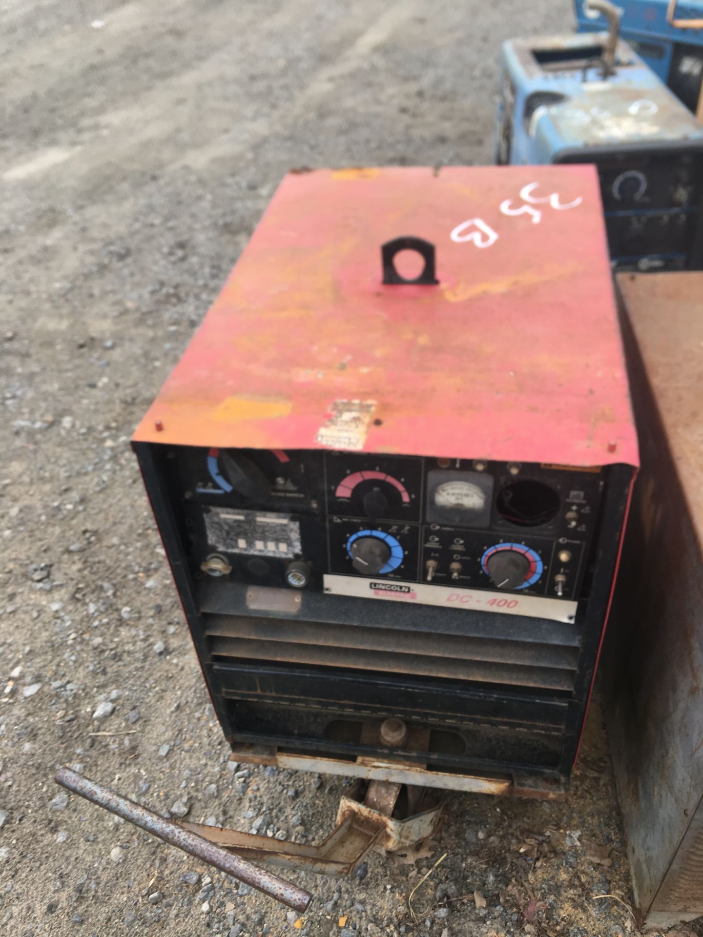 Lincoln DC 400 Welder. Serial# U195120089