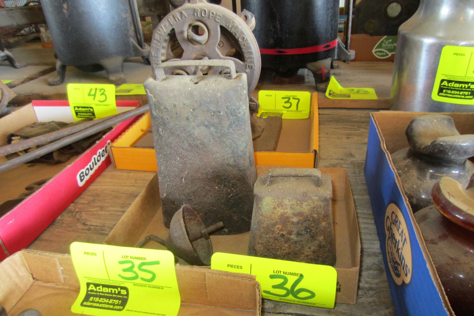 2 Cowbells, Metal Piece