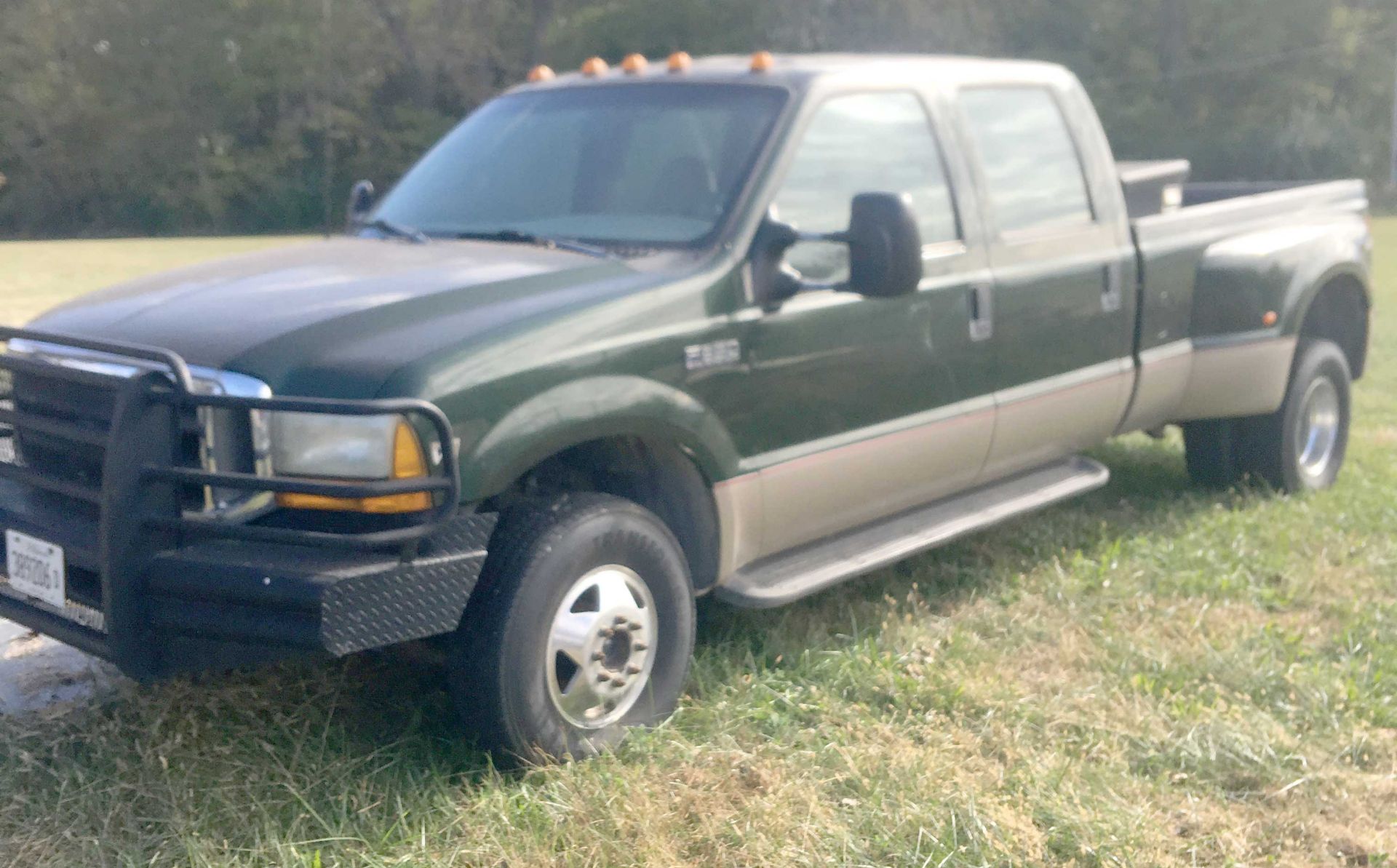 1999 Ford F350 Lariat Truck. Super Duty. 5 Speed. 212,000 miles. Vin# 1FTWW33F5XEB08623