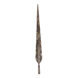 GRANDE POINTE DE LANCE CELTE. CIRCA 200 - 100 AV. J.-C. - A TALL CELTIC IRON [...]