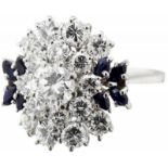 Diamant-Saphir-RingWeissgold 750. 1 Brillant im Zentrum, ca. 0.80 ct, Entourage aus 16 Brillanten,