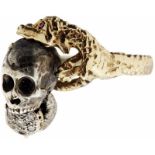 Ring "Totenkopf"Gelbgold 750/Silber. Totenkopf in Silber mit 7 8/8-Diamanten, zusammen ca. 0.14