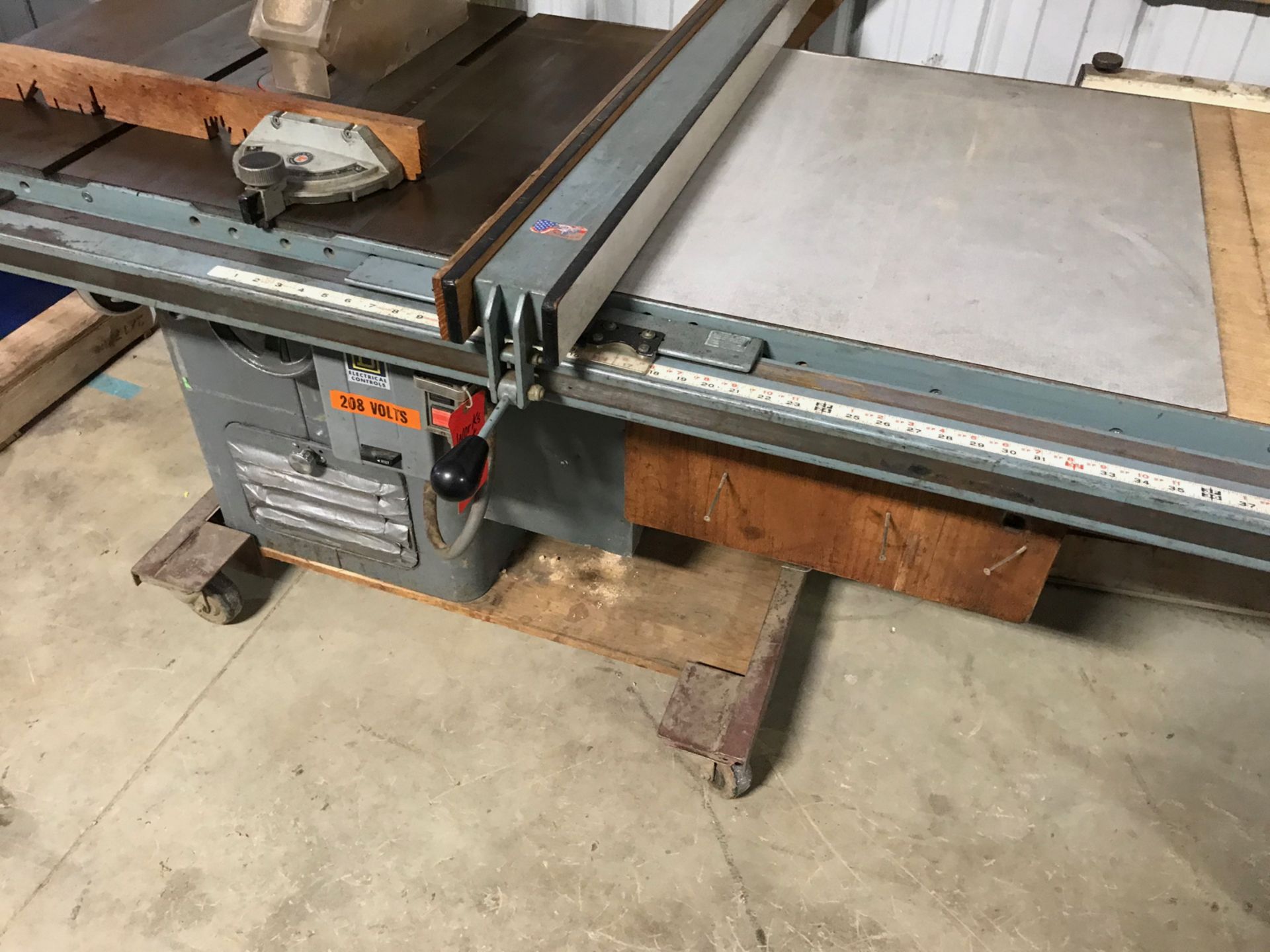 (8024) Delta 10 inch table saw - Image 3 of 3