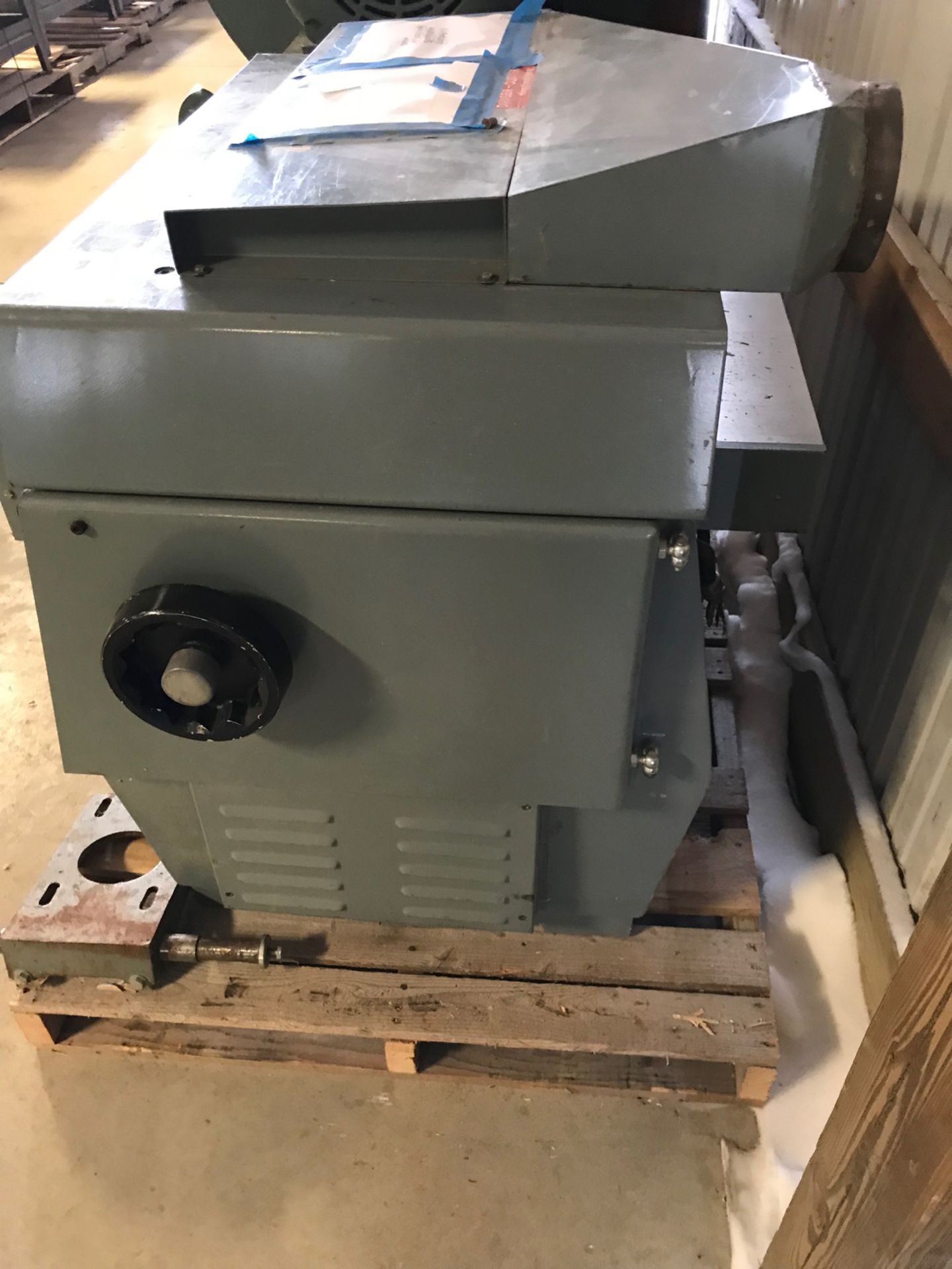 (8014) Delta 24 inch planer RC-63D (Lineshaft No Motor) - Image 4 of 4