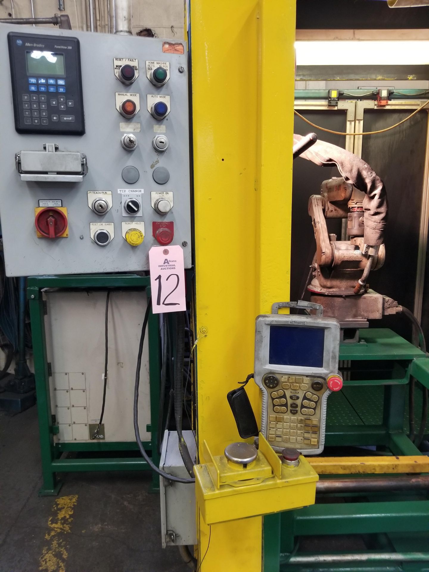 Moto man Welding Robot cell with Lincoln Electric Power Wave