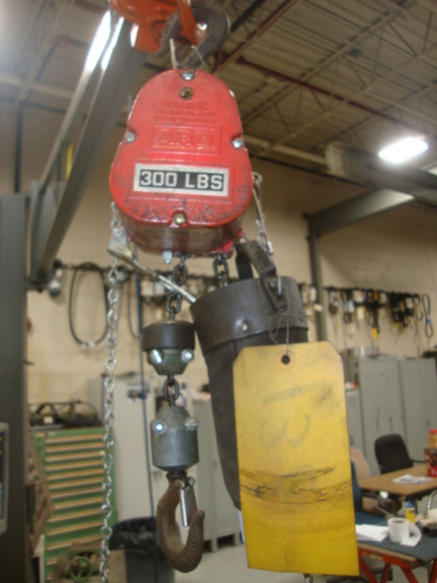 Floor Mount Hoist w/ARO Pneumatic Hoist, 300lb Capacity - Image 4 of 6