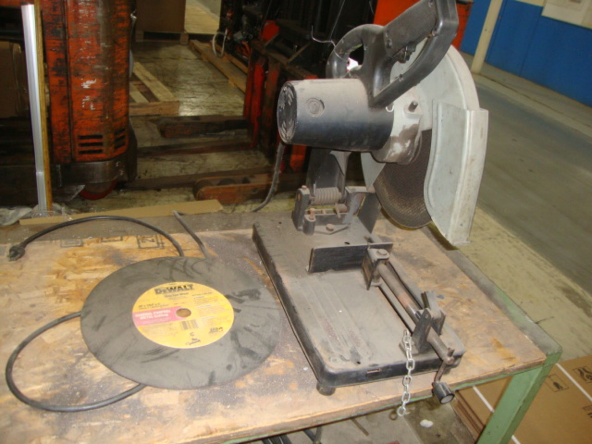 Porter Cable 14" Chop Saw plus New blade, 120V - Image 2 of 2