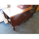 Drop leaf table