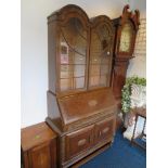 Bureau with glass book shelves