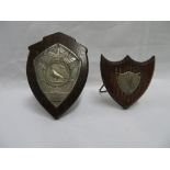 3 pigeon plaques and miniature cups