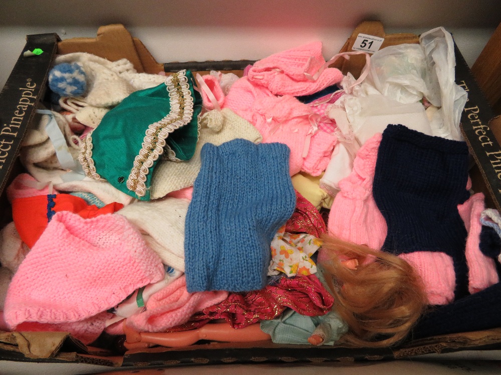 Box of dolls clothes - Image 2 of 2