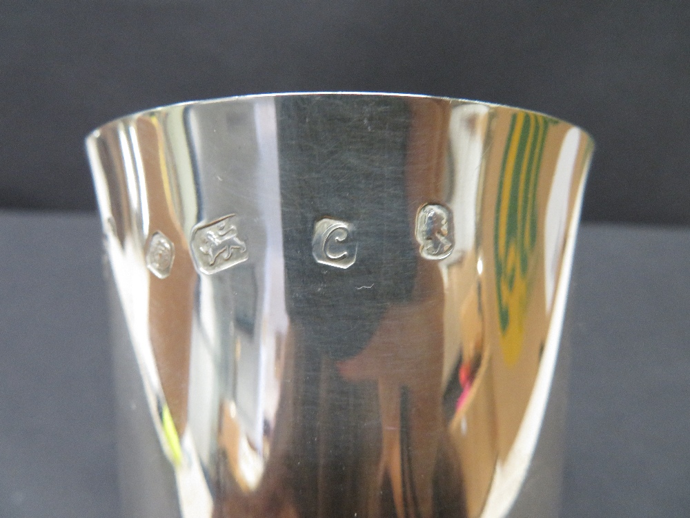 Sterling silver silver jubilee goblet by aurum 161g boxed and paper work - Image 9 of 14