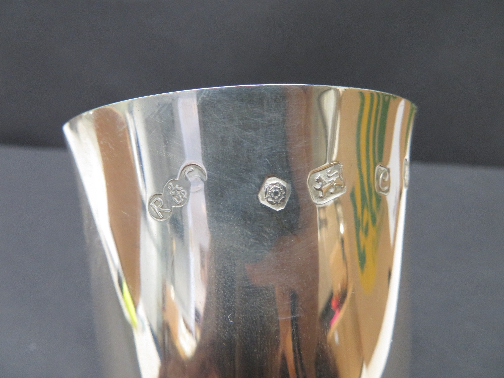 Sterling silver silver jubilee goblet by aurum 161g boxed and paper work - Image 12 of 14