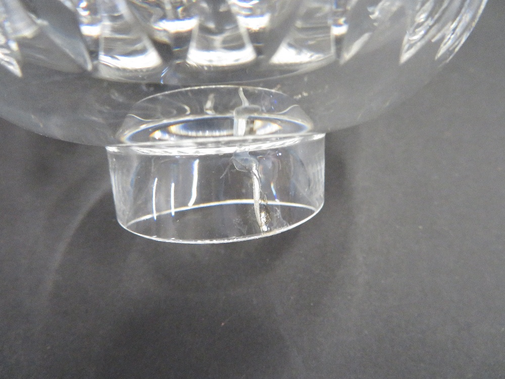 York minster candle lamp slight crack to base of glass not visable when in place orignal cost £445 - Image 3 of 4