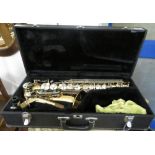 Earlham c90837 saxophone in case