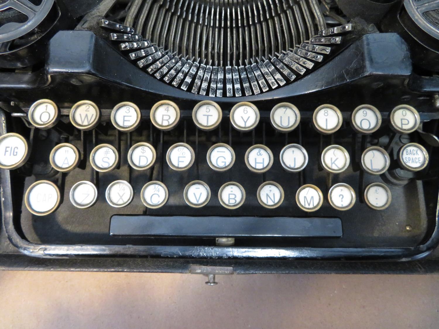 Underwood typewriter - Image 2 of 4
