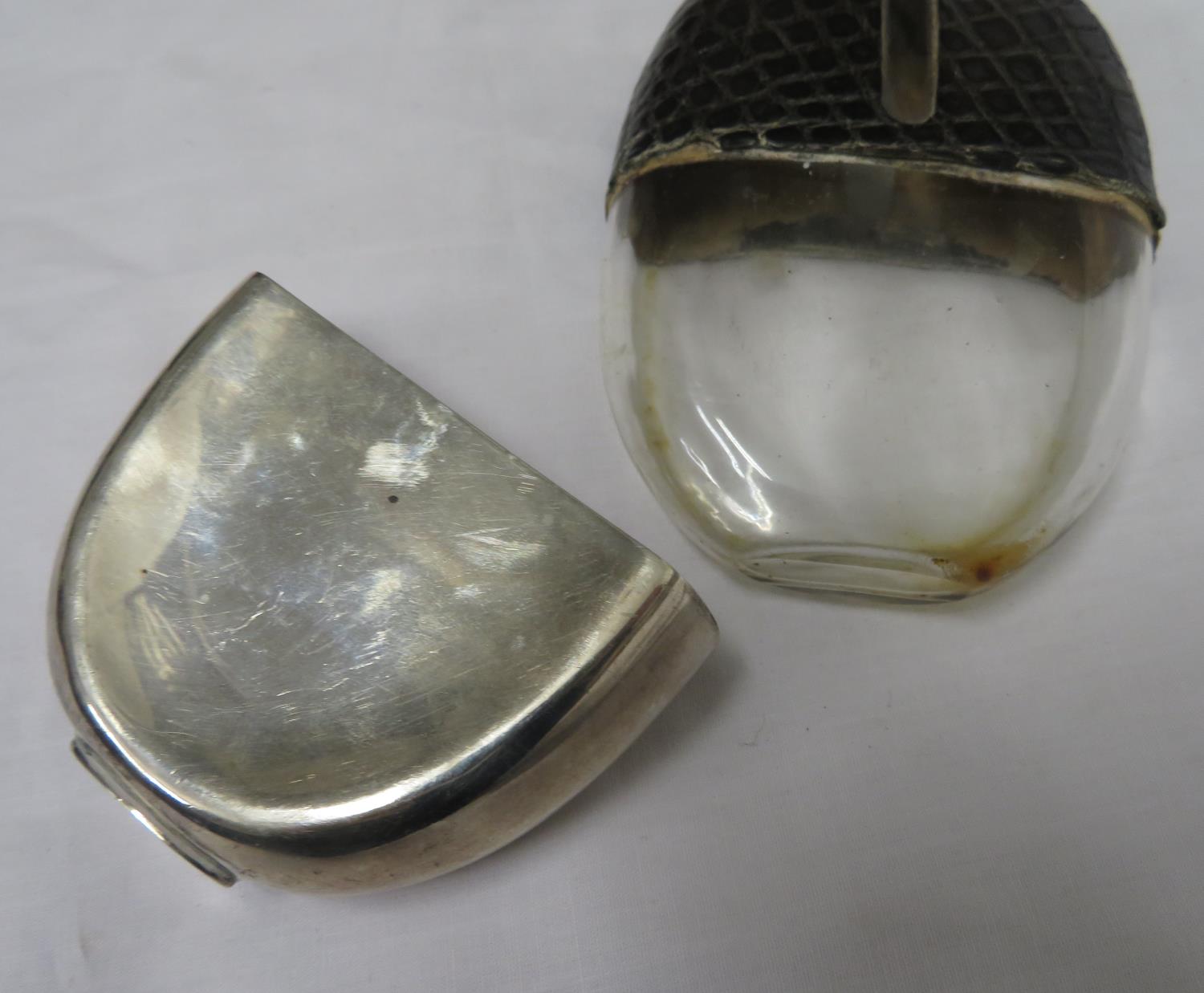 Walker and Hall silver hallmarked hip flask - Image 5 of 5