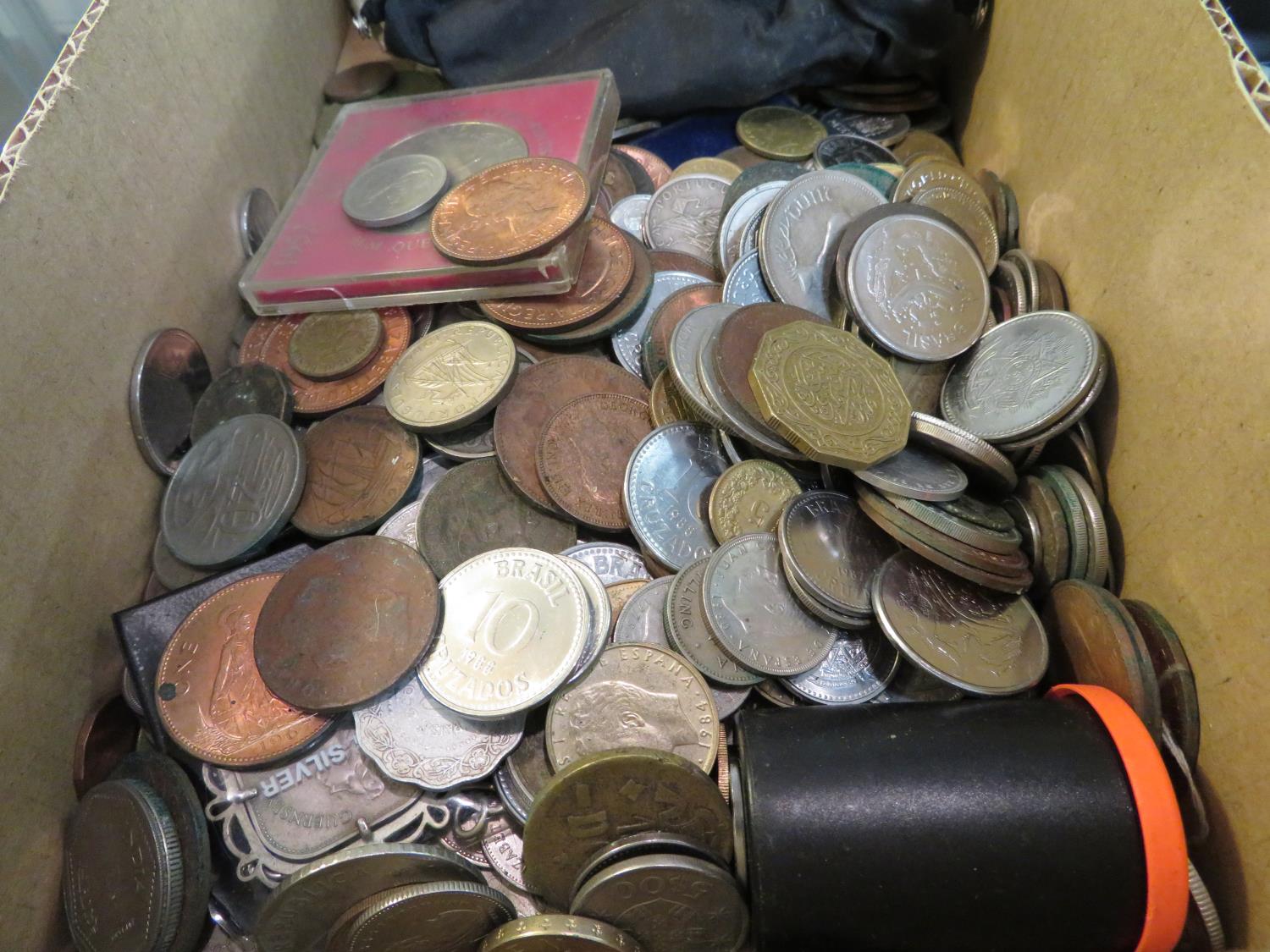 Large box of coins and some paper money - Image 2 of 3