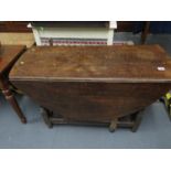 Early Georgian drop leaf table