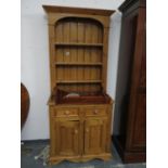 Pine dresser