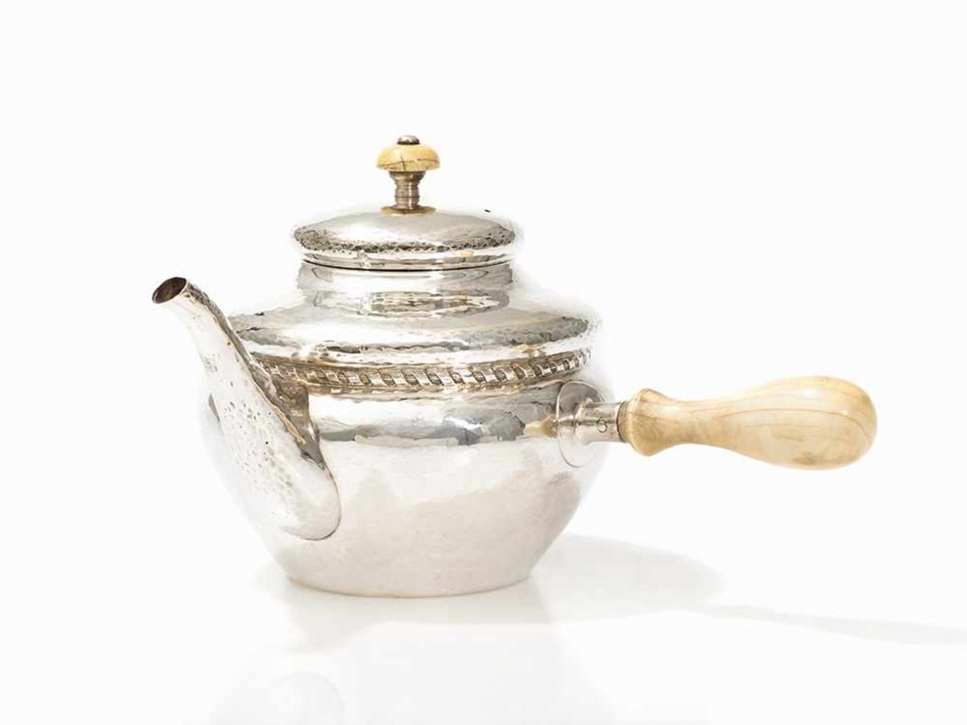 Albert E. Jones, 4-Piece Coffee and Tea Service, 1924/28 Cast, hammered and chased sterling - Bild 15 aus 19