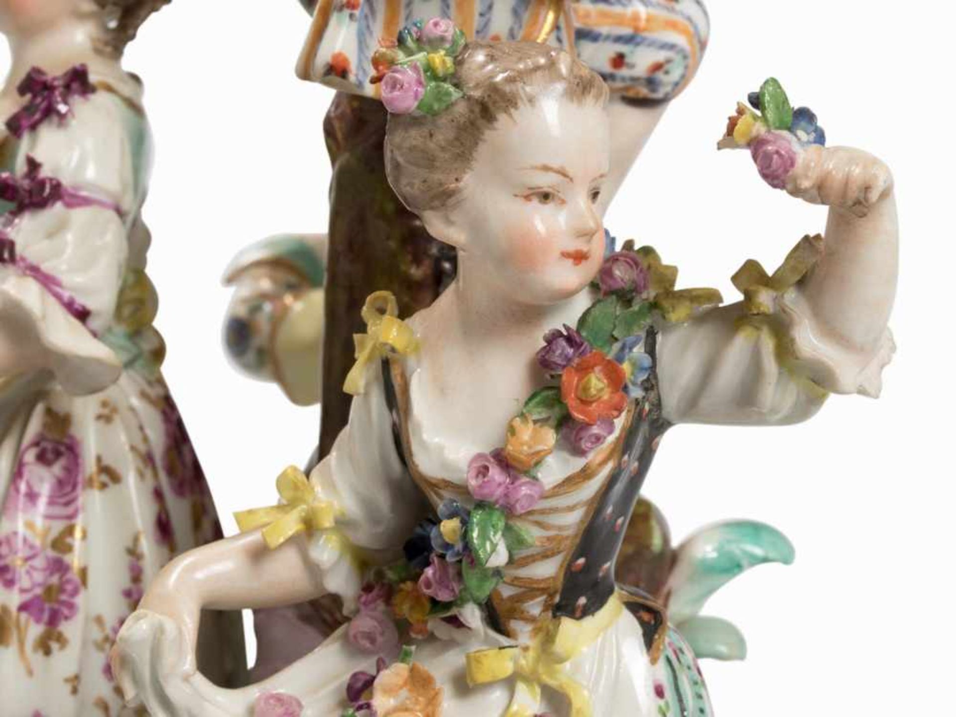 Figural Group with Four Gardener's Children, 1774-1817 Porcelain, polychrome painted, parcel-gilt - Bild 6 aus 12