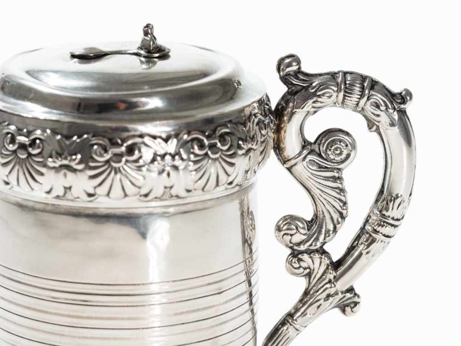Lidded Silver Cup, Biedermeier, Berlin, around 1825/30 Silver, wrought and chased Berlin/Germany, - Bild 3 aus 6