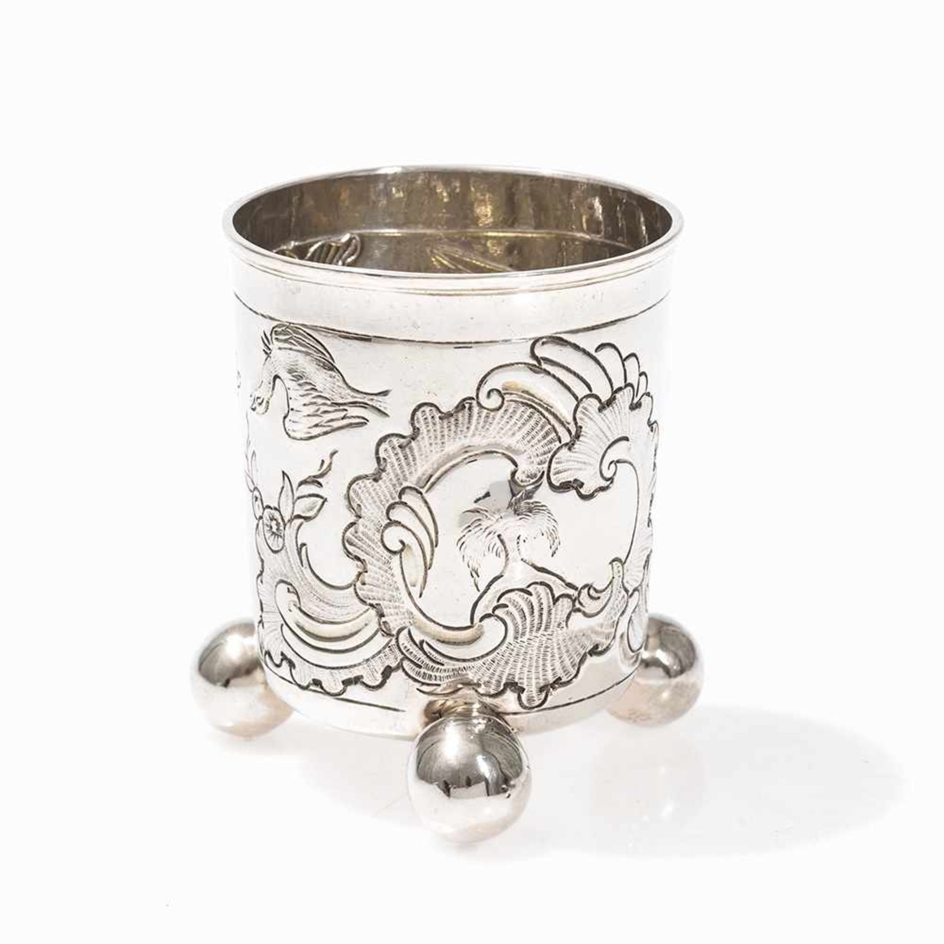 A Moscow Silver Beaker on Ball Feet with Bird Décor, 1766 Silver, embossed and chased Russia, - Bild 8 aus 8