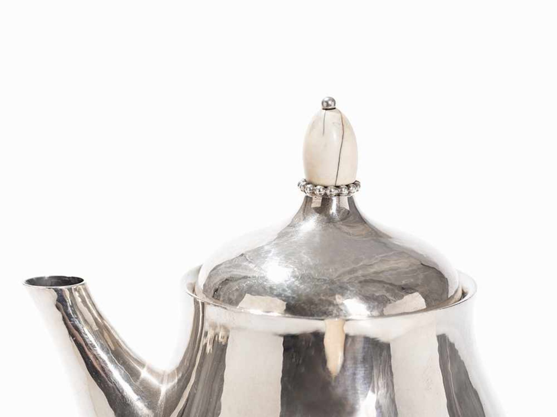 Georg Jensen, Sterling Silver Coffee Service, Denmark, 1933-44 Sterling silver, with a very slight - Bild 6 aus 12