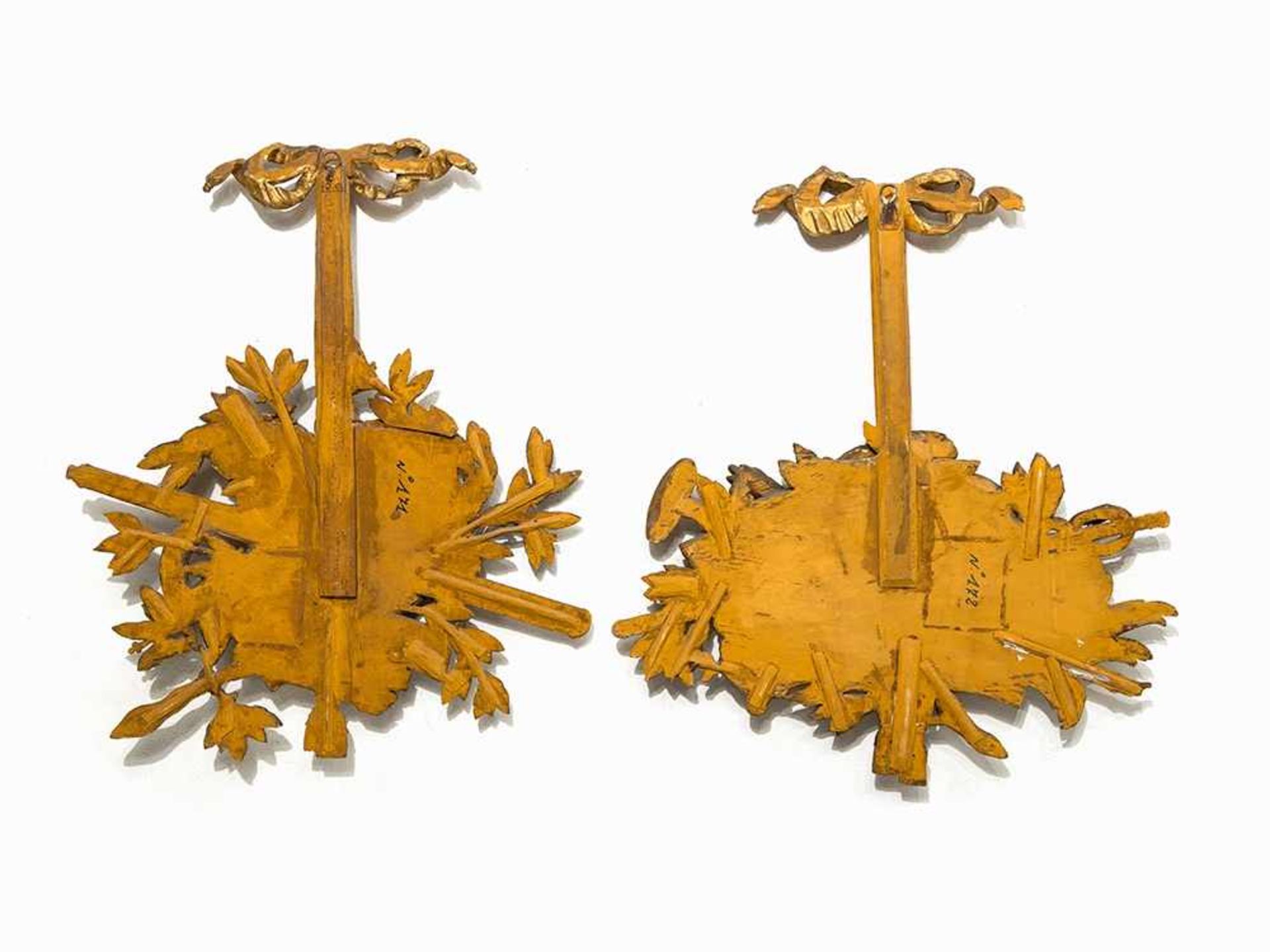 Louis XVI, Important Pair of Trophies, France, 18th C. Wood, carved, gilded in four colors of - Bild 8 aus 10