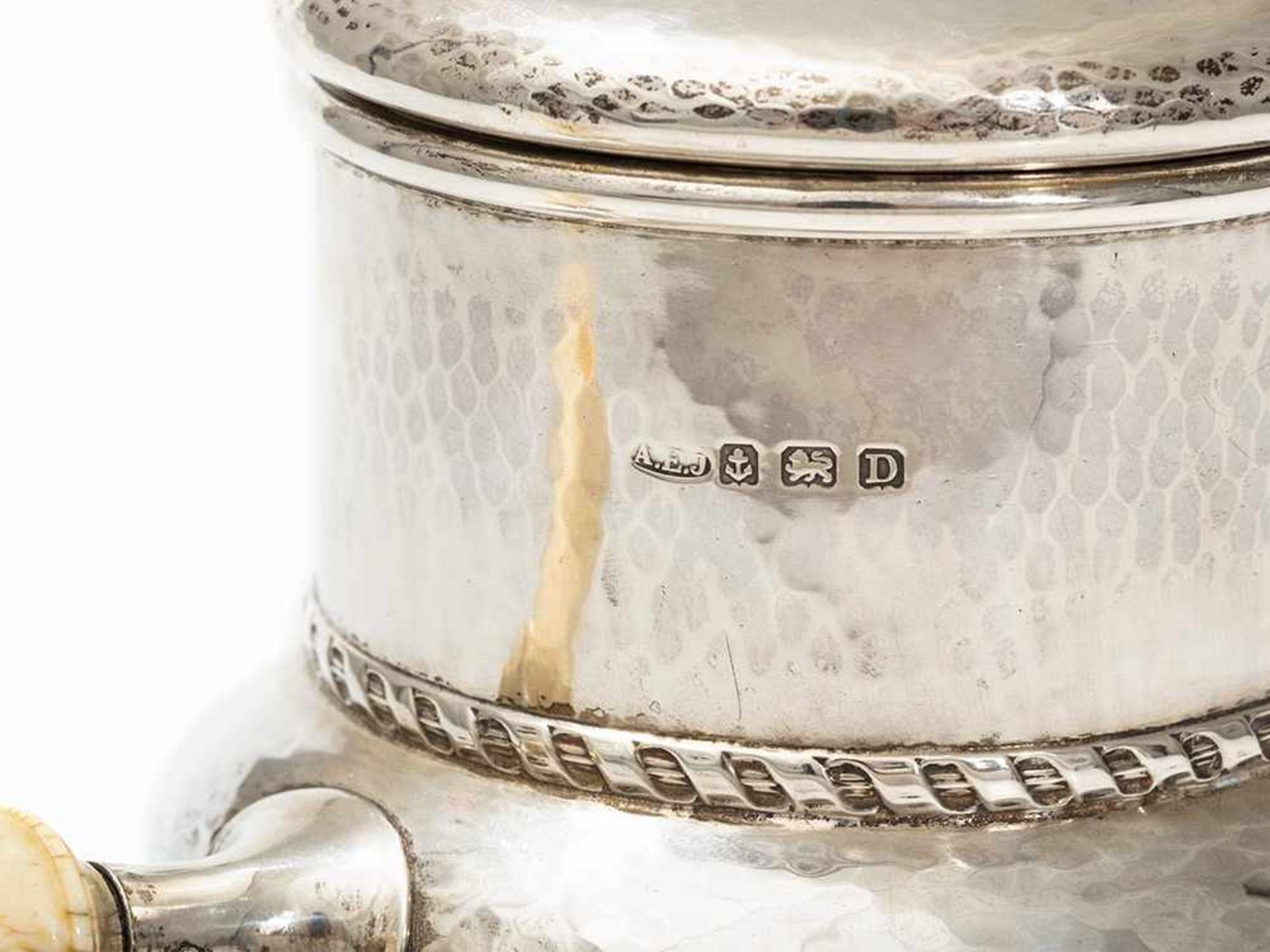 Albert E. Jones, 4-Piece Coffee and Tea Service, 1924/28 Cast, hammered and chased sterling - Bild 12 aus 19