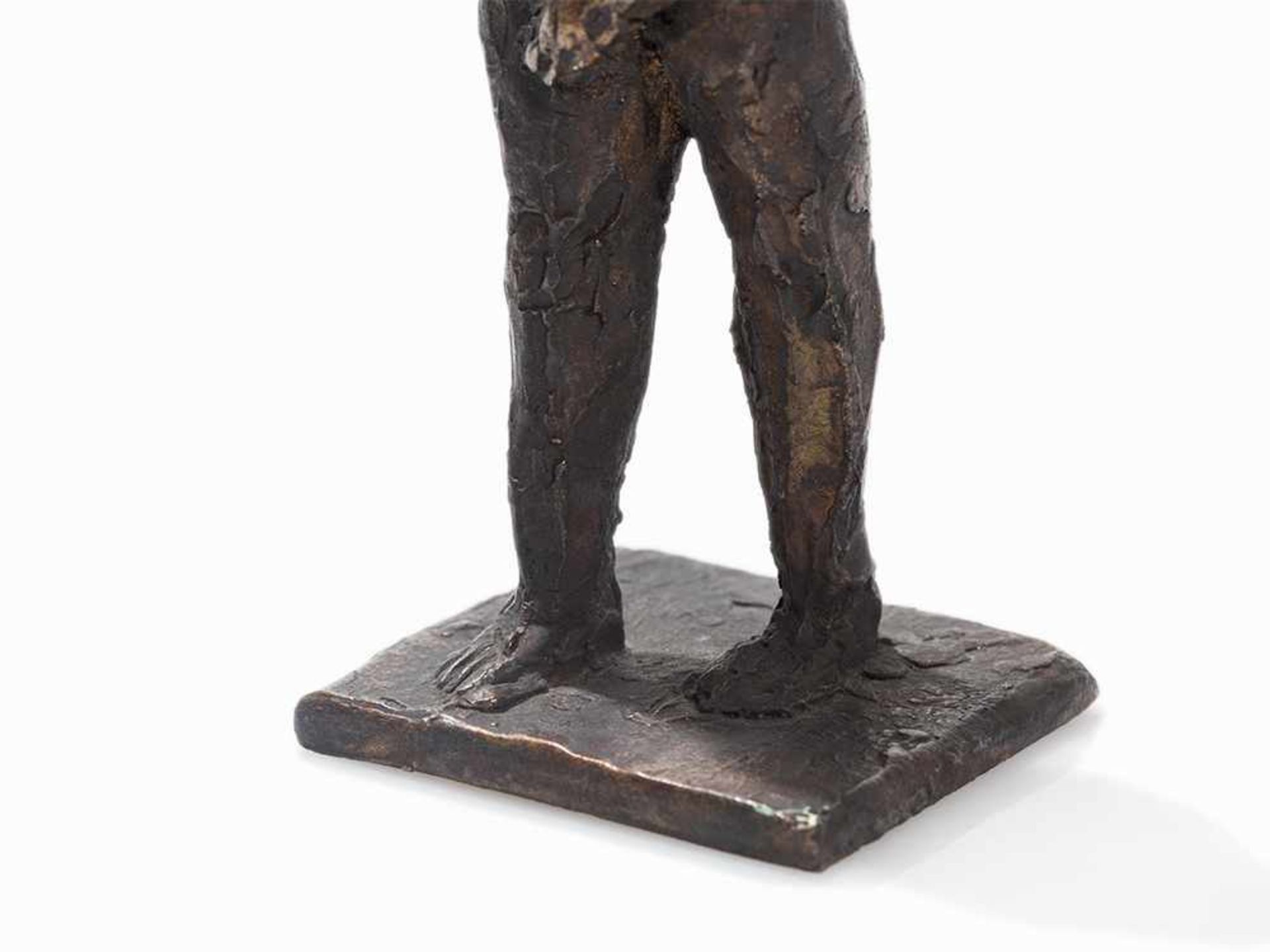 Berndt Wilde (geb. 1946), Bewegung, Bronzefigur, 2004 Bronze, dunkelbraun patiniert. Deutschland, - Bild 4 aus 8