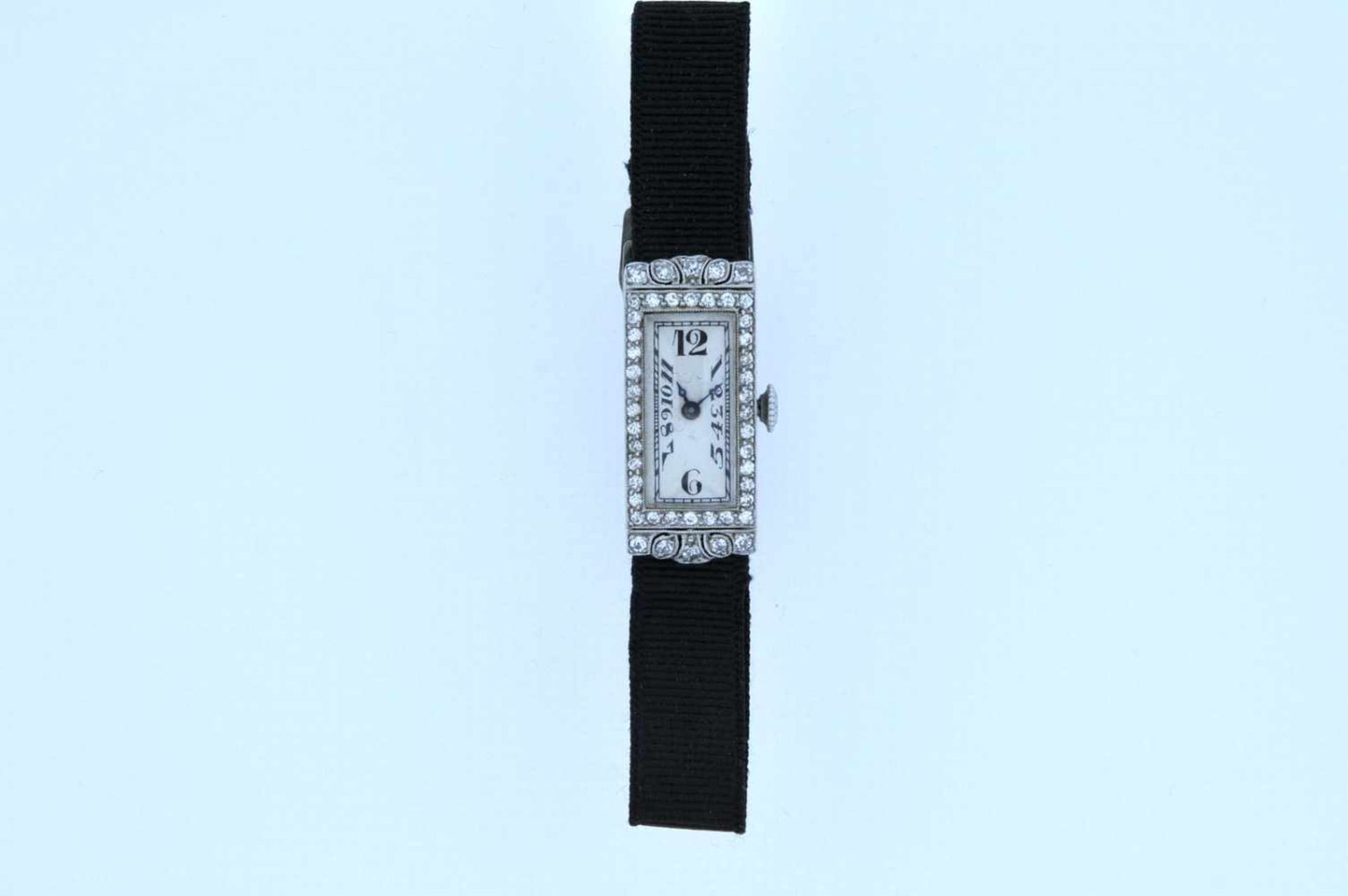 Damenuhr Art-Deco Platin Damenuhr mit Achtkantdiamanten, zus.ca. 0,60 ct, Handaufzug, Ankerwerk, - Image 4 of 4