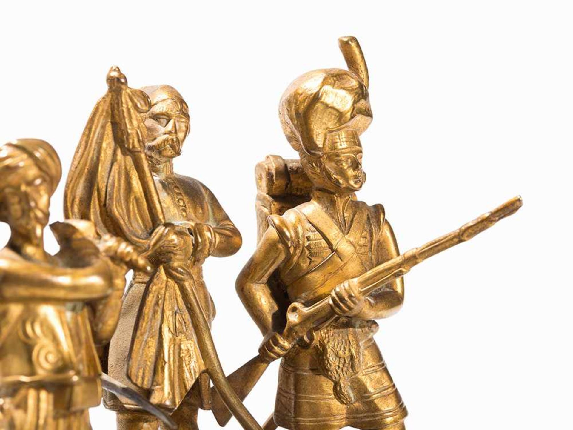 Militärische Figurengruppe aus Bronze, Griechenland, 19. Jh. Bronze, teils vergoldet und dunkel - Bild 4 aus 7
