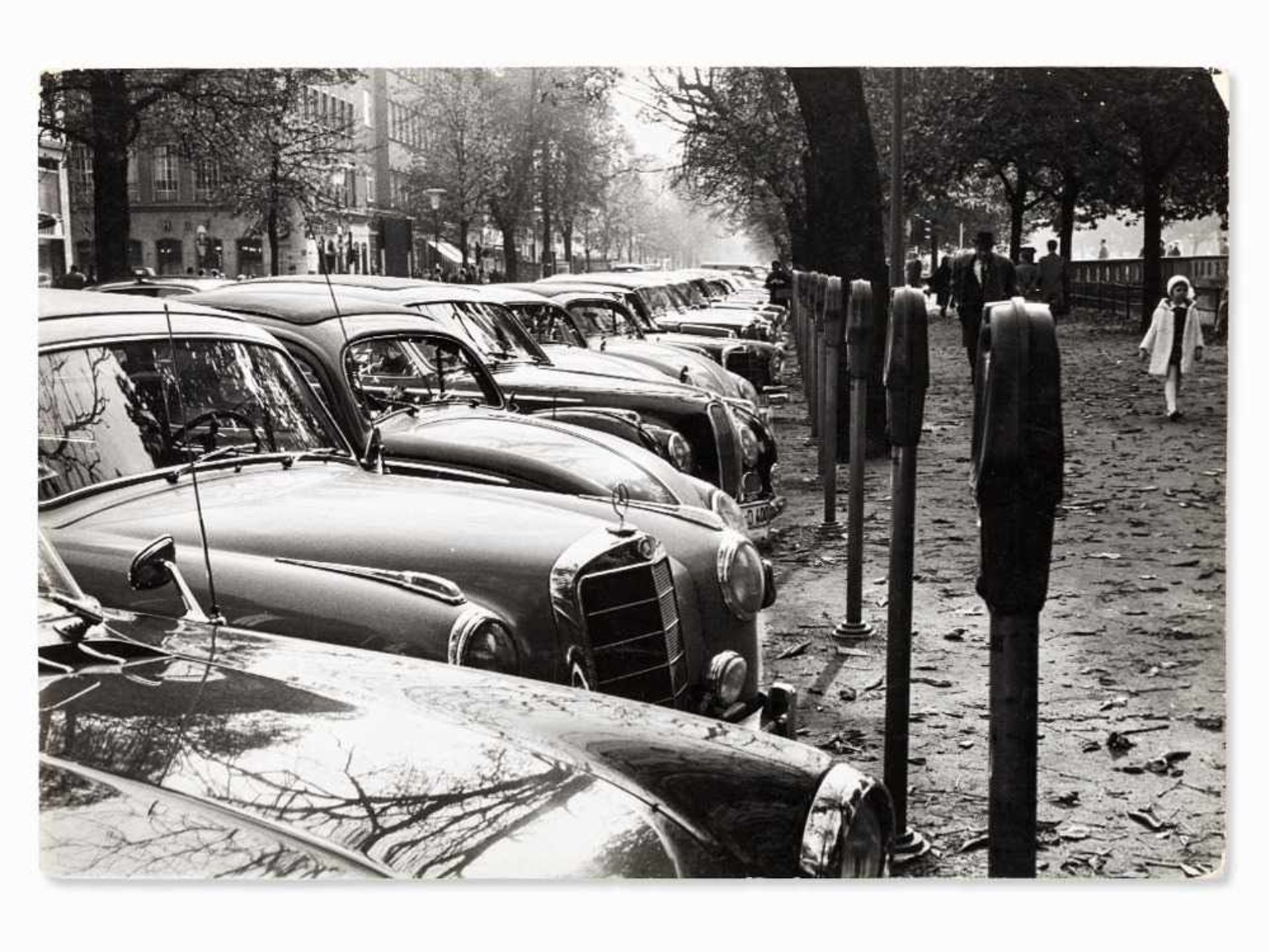 Erich Lessing (geb. 1923), Parkende Mercedes im Rheinland, 1961 Vintage Silbergelatineabzug, Press