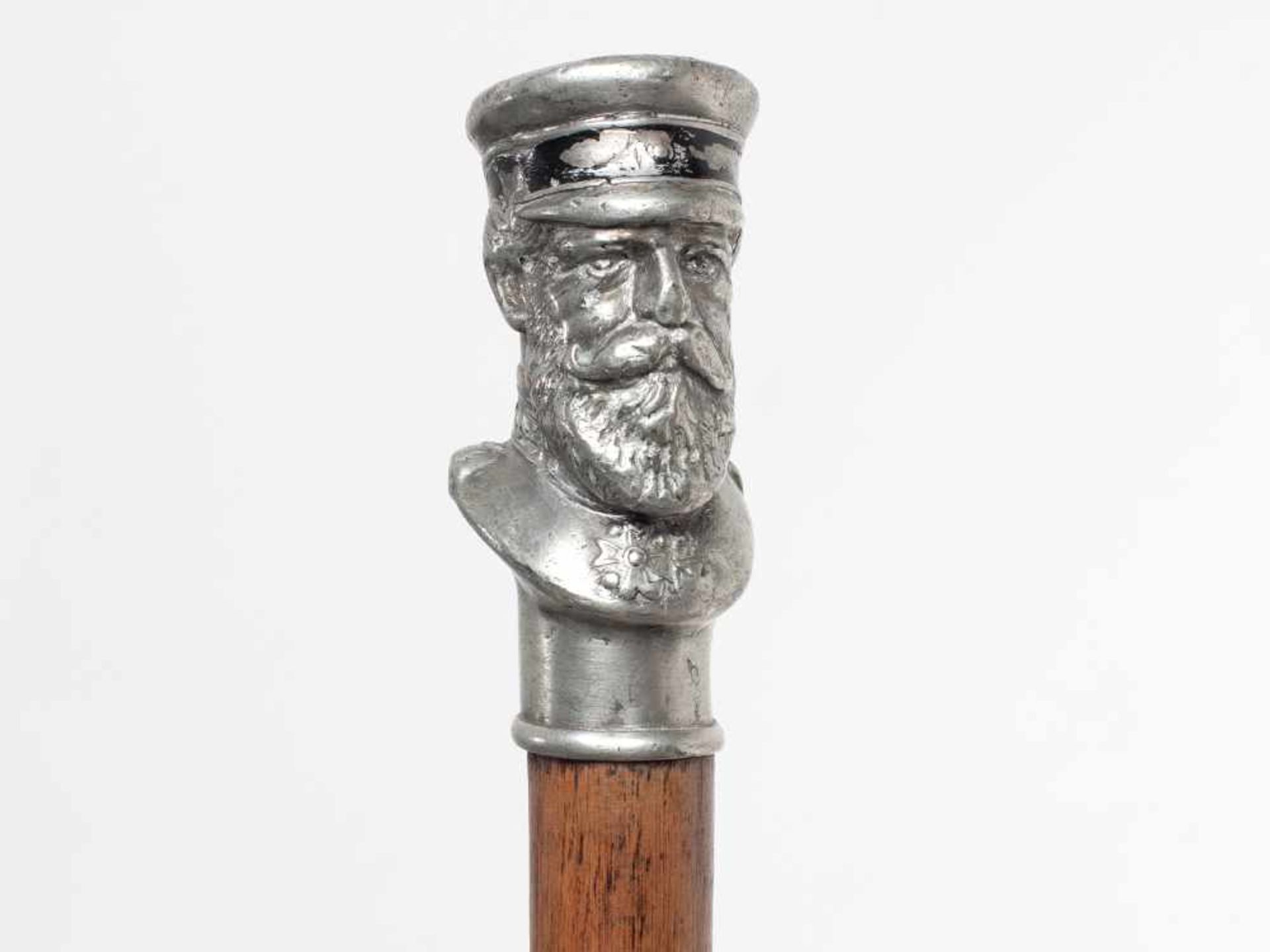 Spazierstock mit Kapitänsbüste, um 1900 Holz, Metall. Deutschland, um 1900. Spazierstock mit