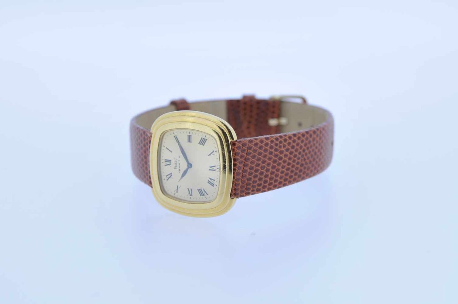 Piaget Goldene 18 karätige Armbanduhr, Piaget, Quartz, goldfarbiges Zifferblatt, römische Ziffern,