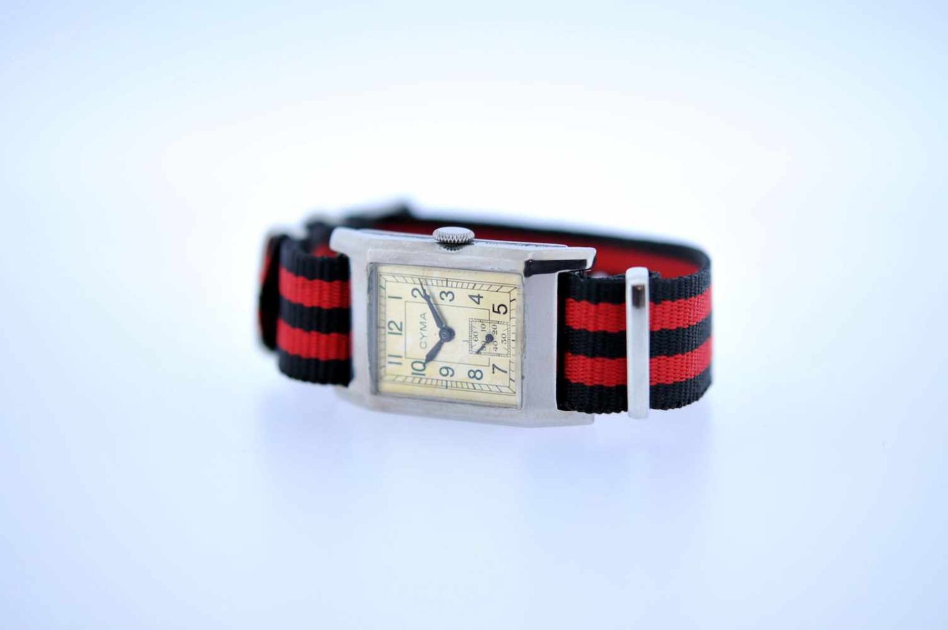 Cyma Edelstahl Armbanduhr, Cyma, Handaufzug, kleine Sekunde, silbernes Zifferblatt, Maße 39 x 26 mm,