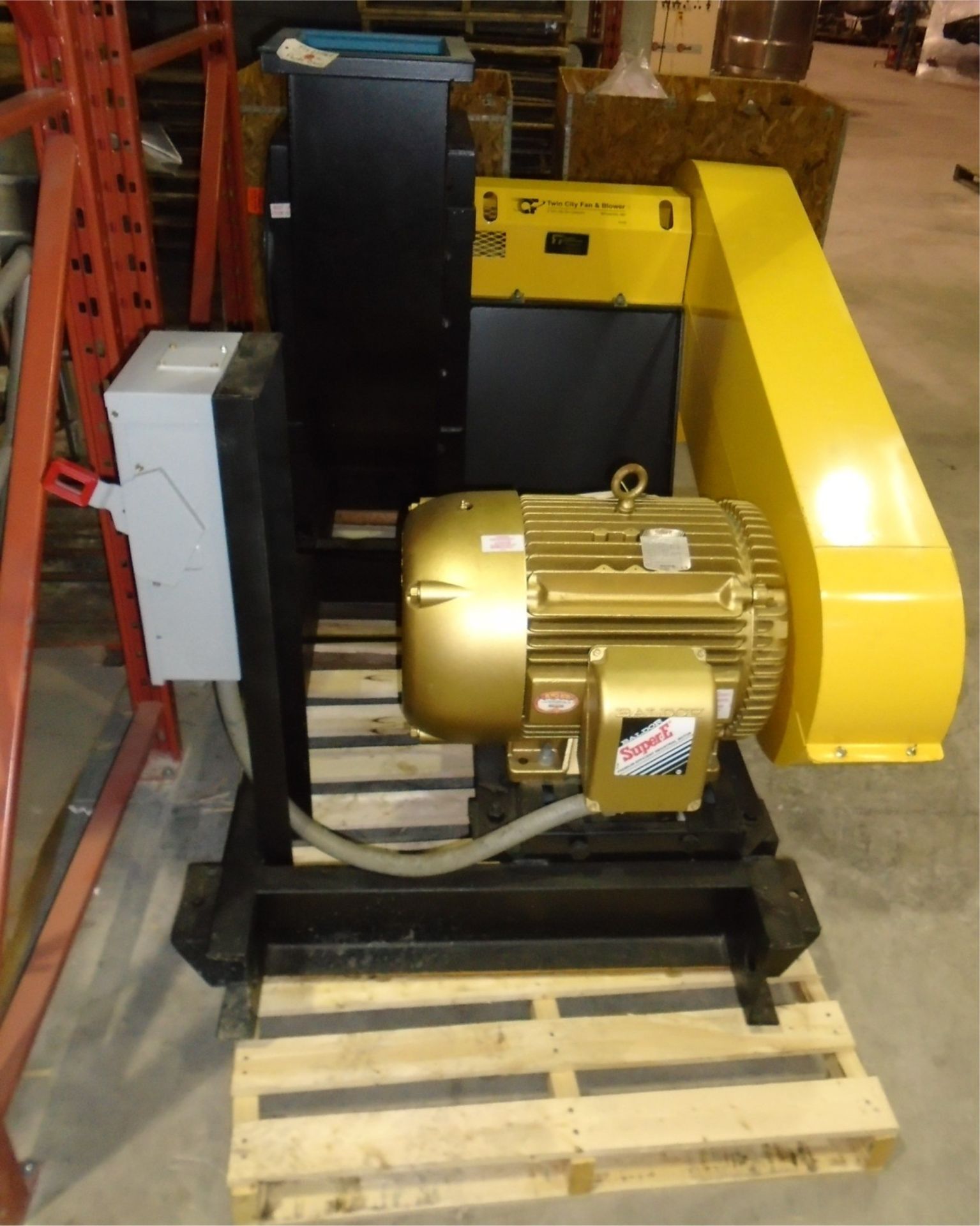 TWIN CITY FAN AND BLOWER, TYPE RBA-SW, SIZE 915, S/N 98-137257-1-1 LOAD OUT FEE: 200