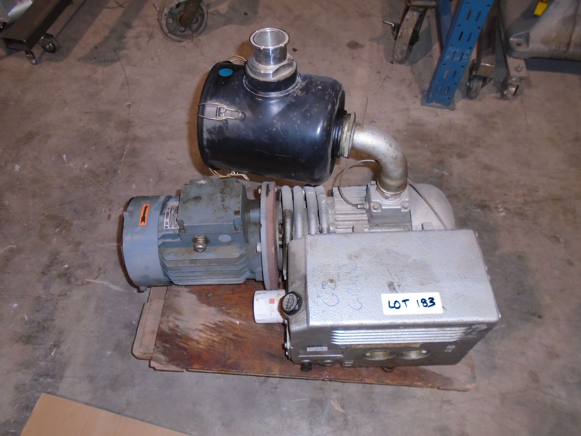 VACUUM PUMP