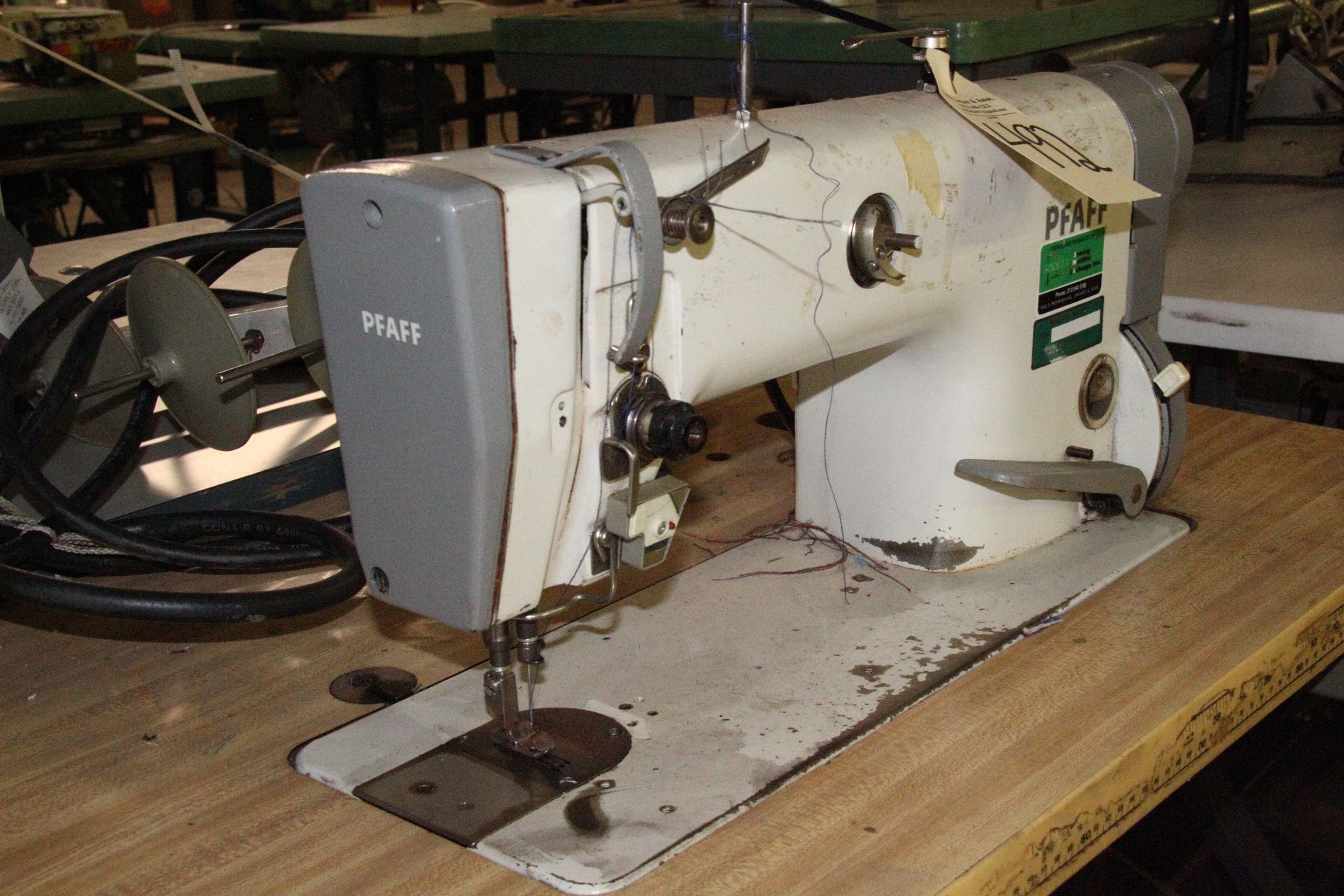 Pfaff 483G-900 Single Needle Lockstitch Sewing Machine - Image 2 of 5