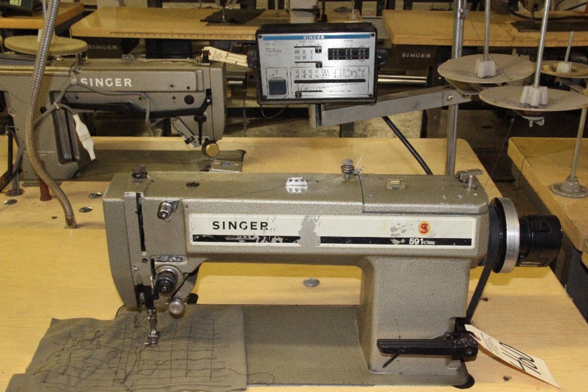 Singer 591C300B Single Needle Lockstitch Sewing Machine - Image 3 of 5